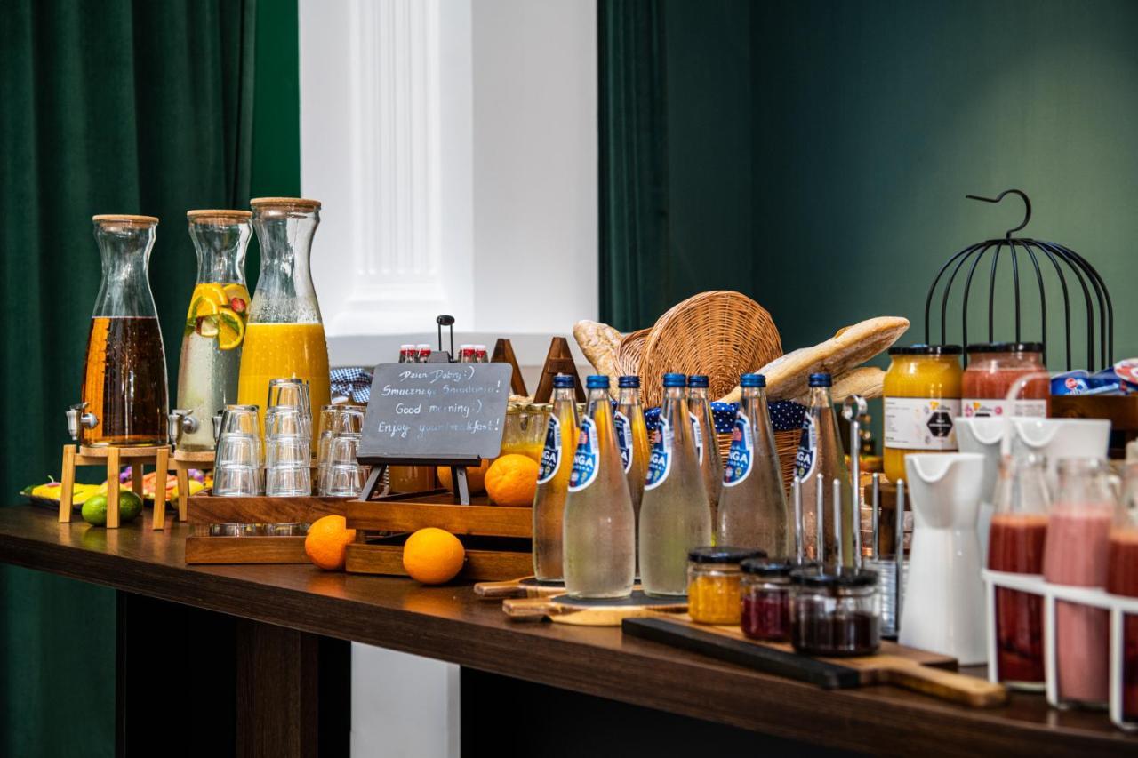 Rezydent Sopot Mgallery Hotel Collection מראה חיצוני תמונה A selection of drinks at a buffet