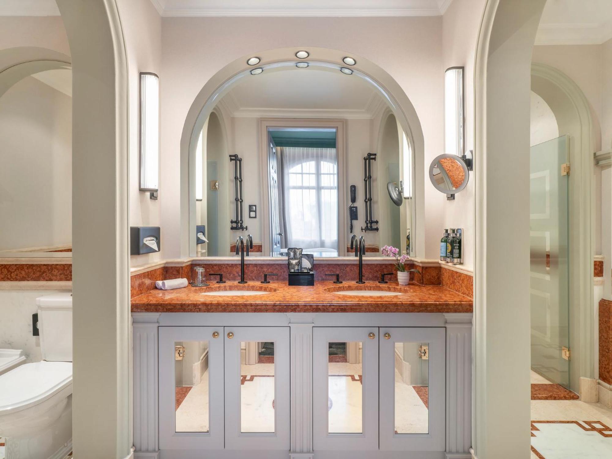 Rezydent Sopot Mgallery Hotel Collection מראה חיצוני תמונה A modern bathroom